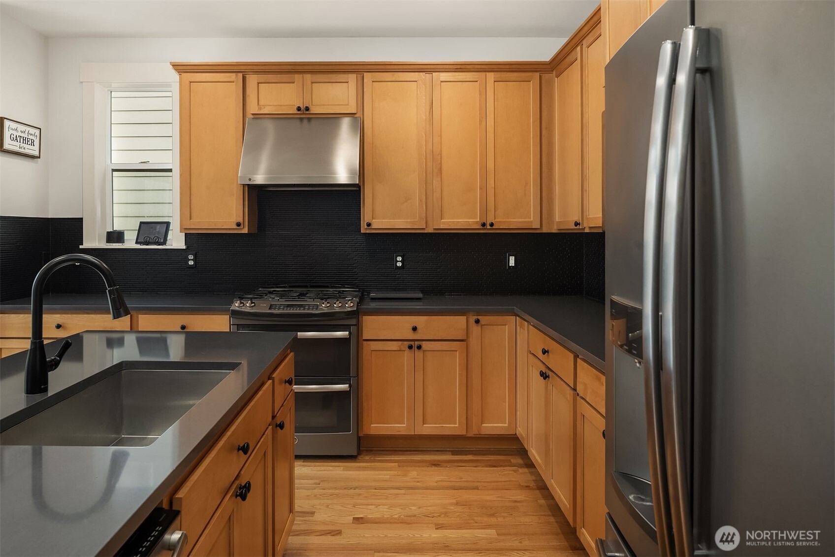 6929 Silent Creek Avenue Property Photo 10