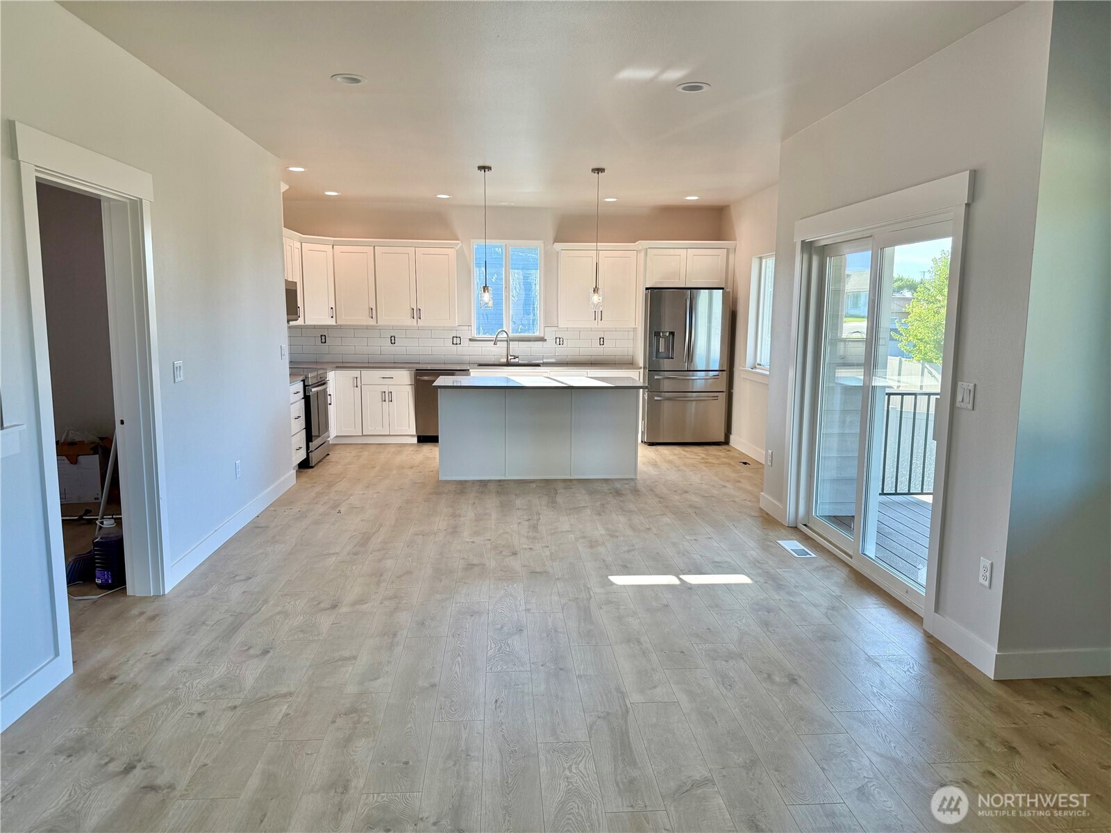 2526 1st Street Property Photo 4