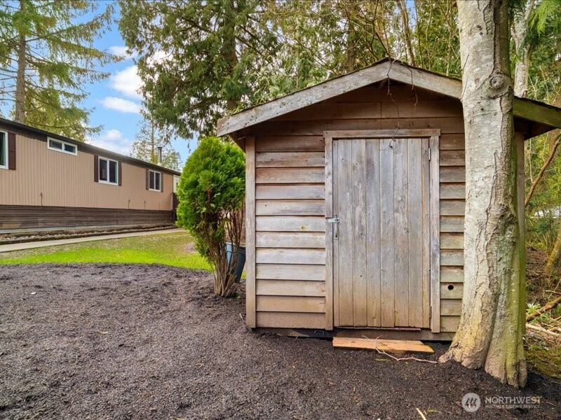 8246 Salish Lane Property Photo 9