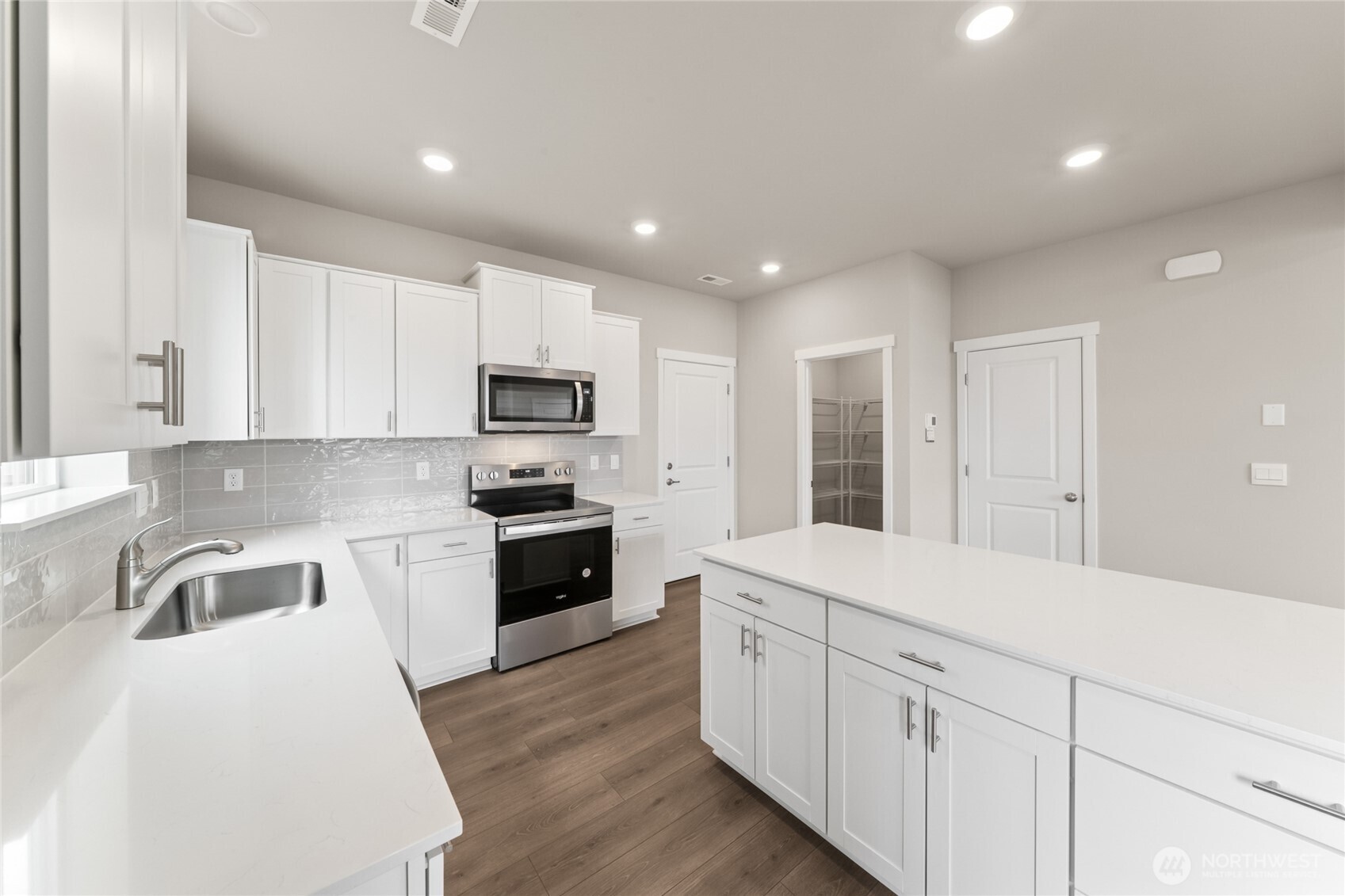 14953 Wallace Avenue 655 Property Photo 10