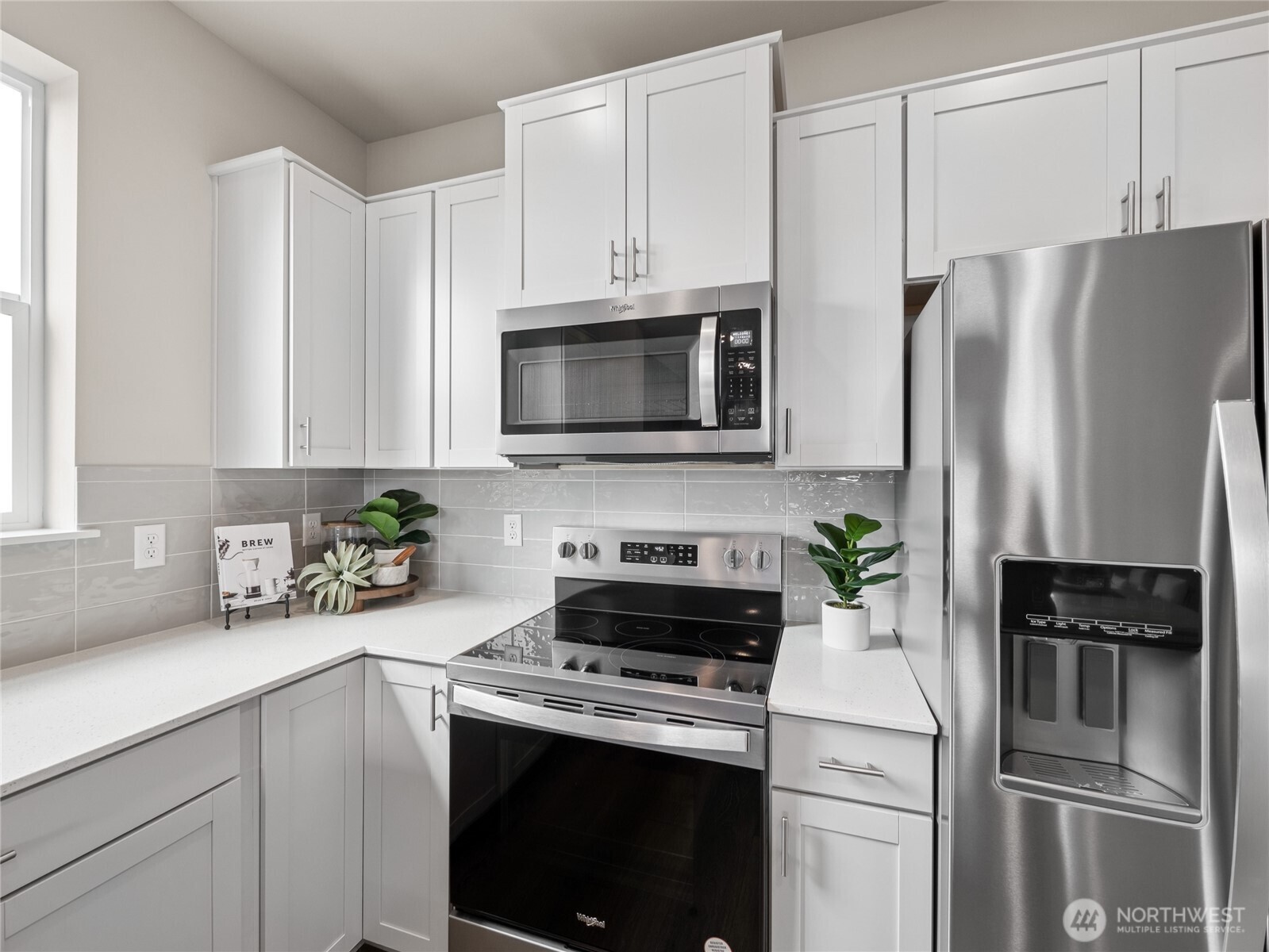 14820 Wallace Avenue 673 Property Photo 10