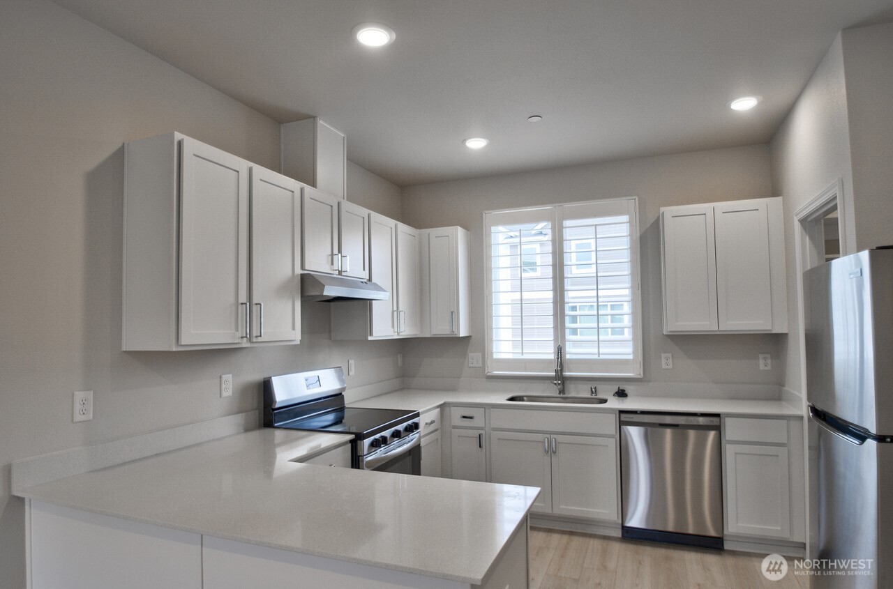 8803 Corona Court D Property Photo 4