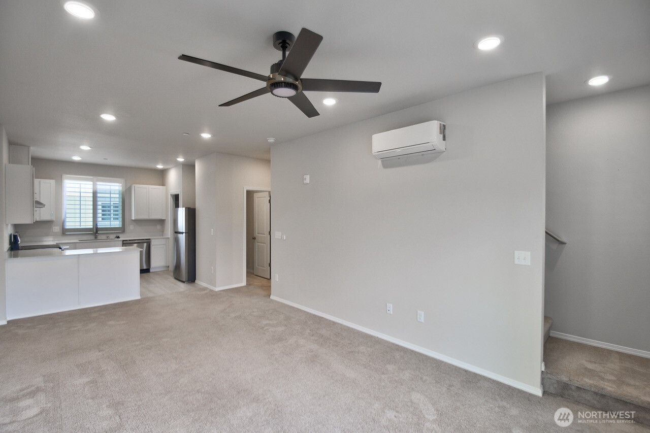 8803 Corona Court D Property Photo 7