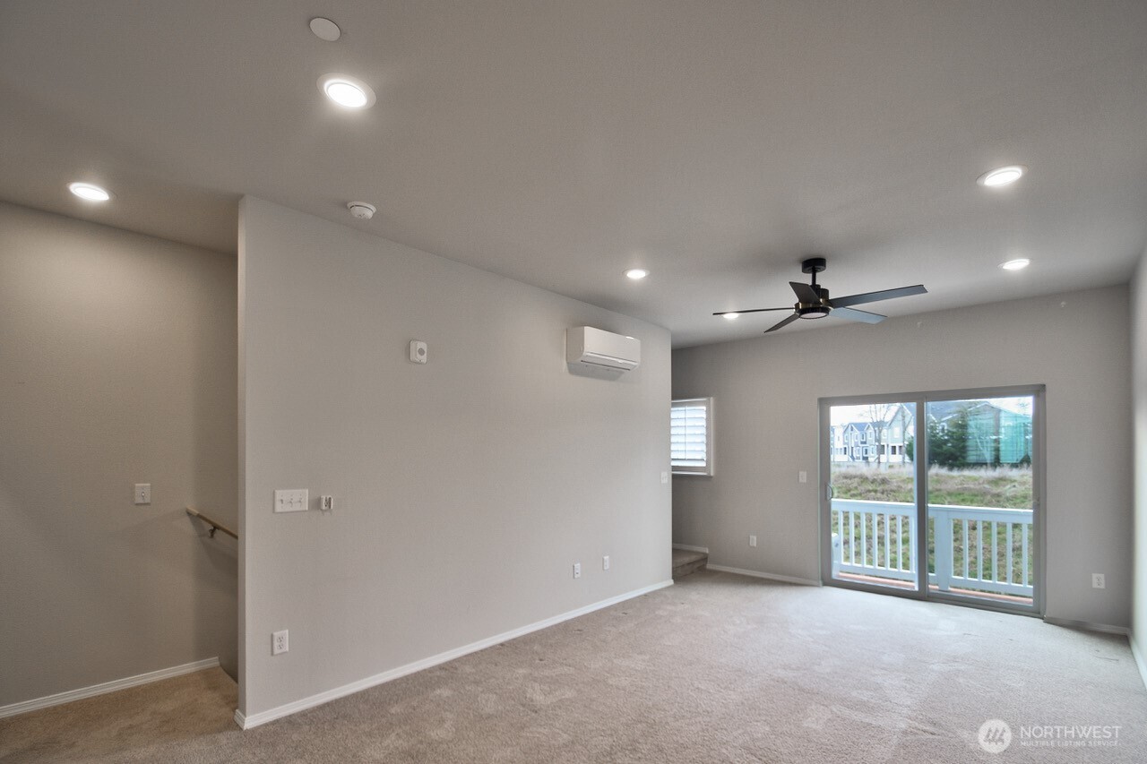 8803 Corona Court D Property Photo 9
