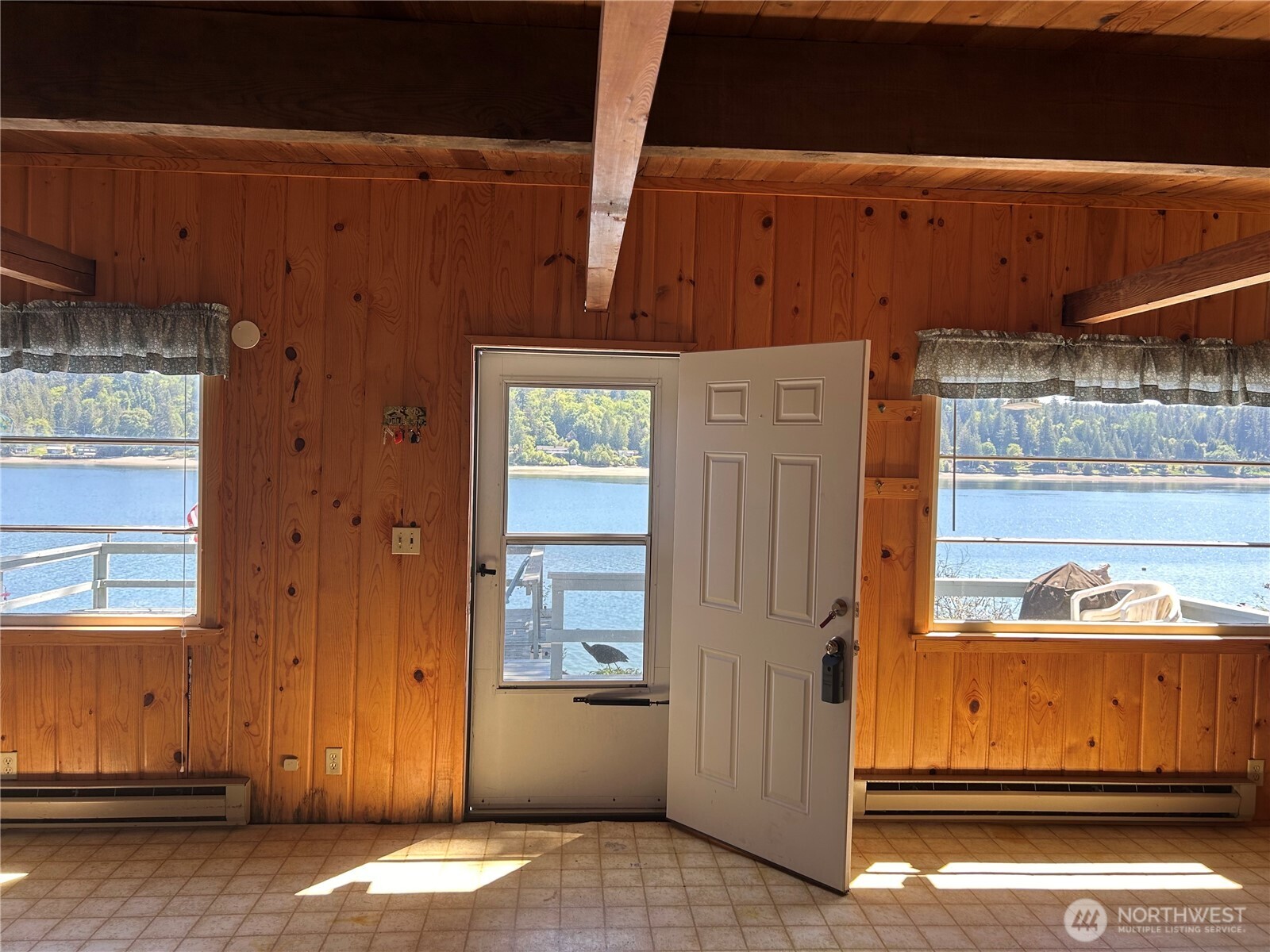 915 E Herron Boulevard Property Photo 7