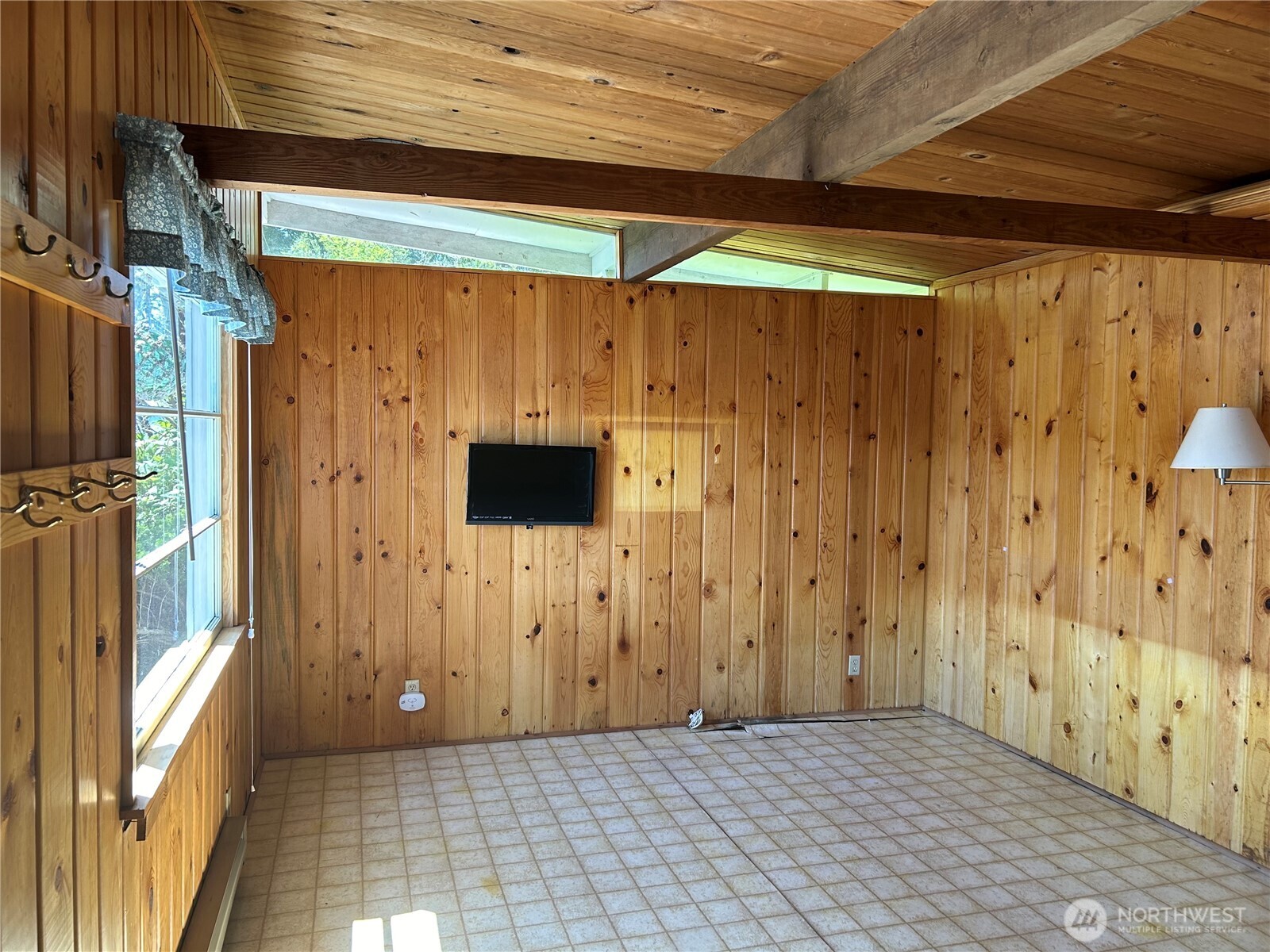 915 E Herron Boulevard Property Photo 8