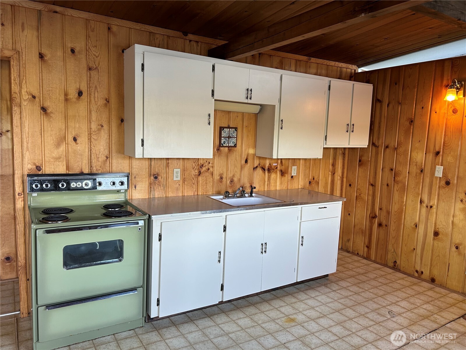 915 E Herron Boulevard Property Photo 11