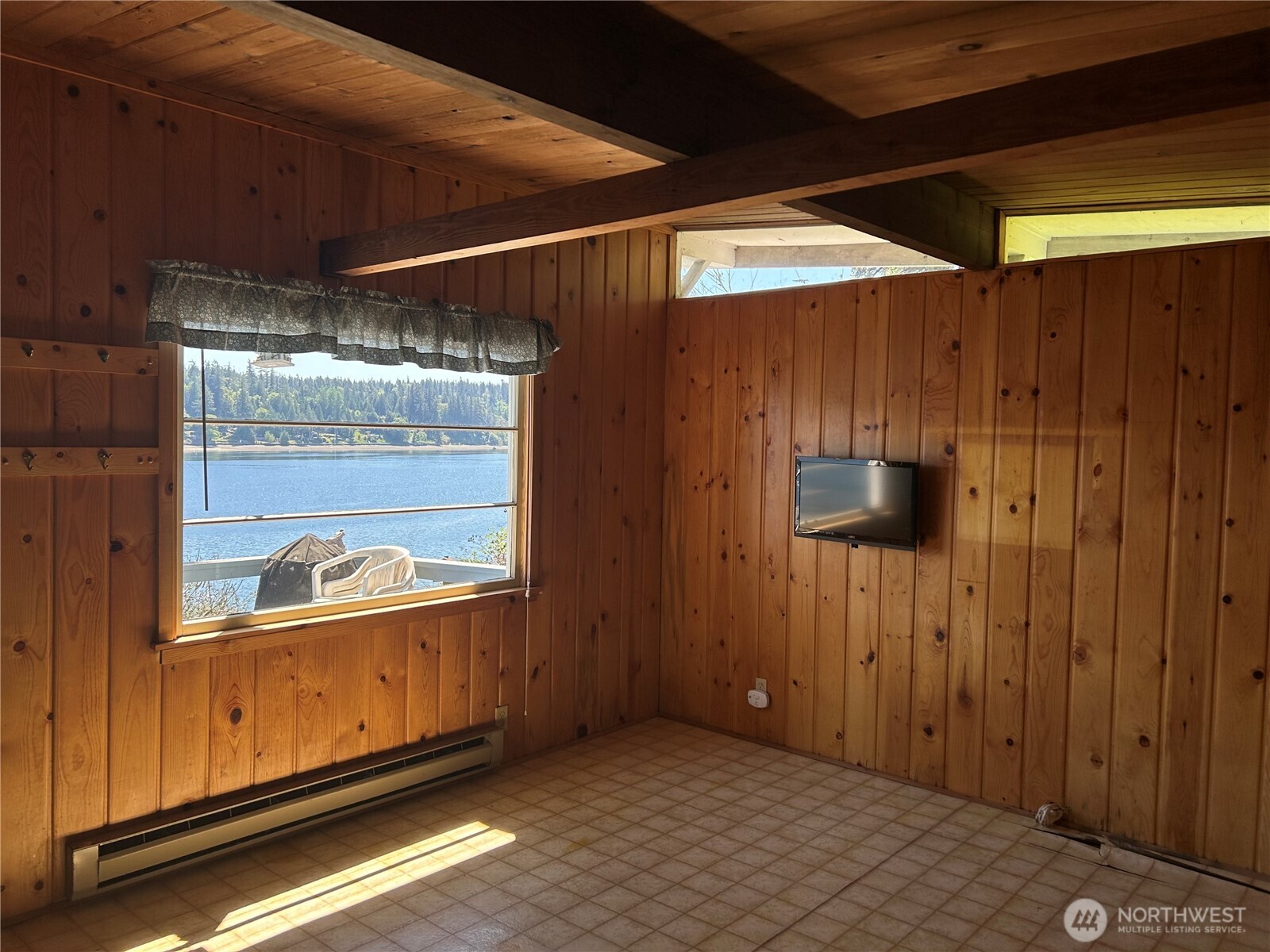 915 E Herron Boulevard Property Photo 18
