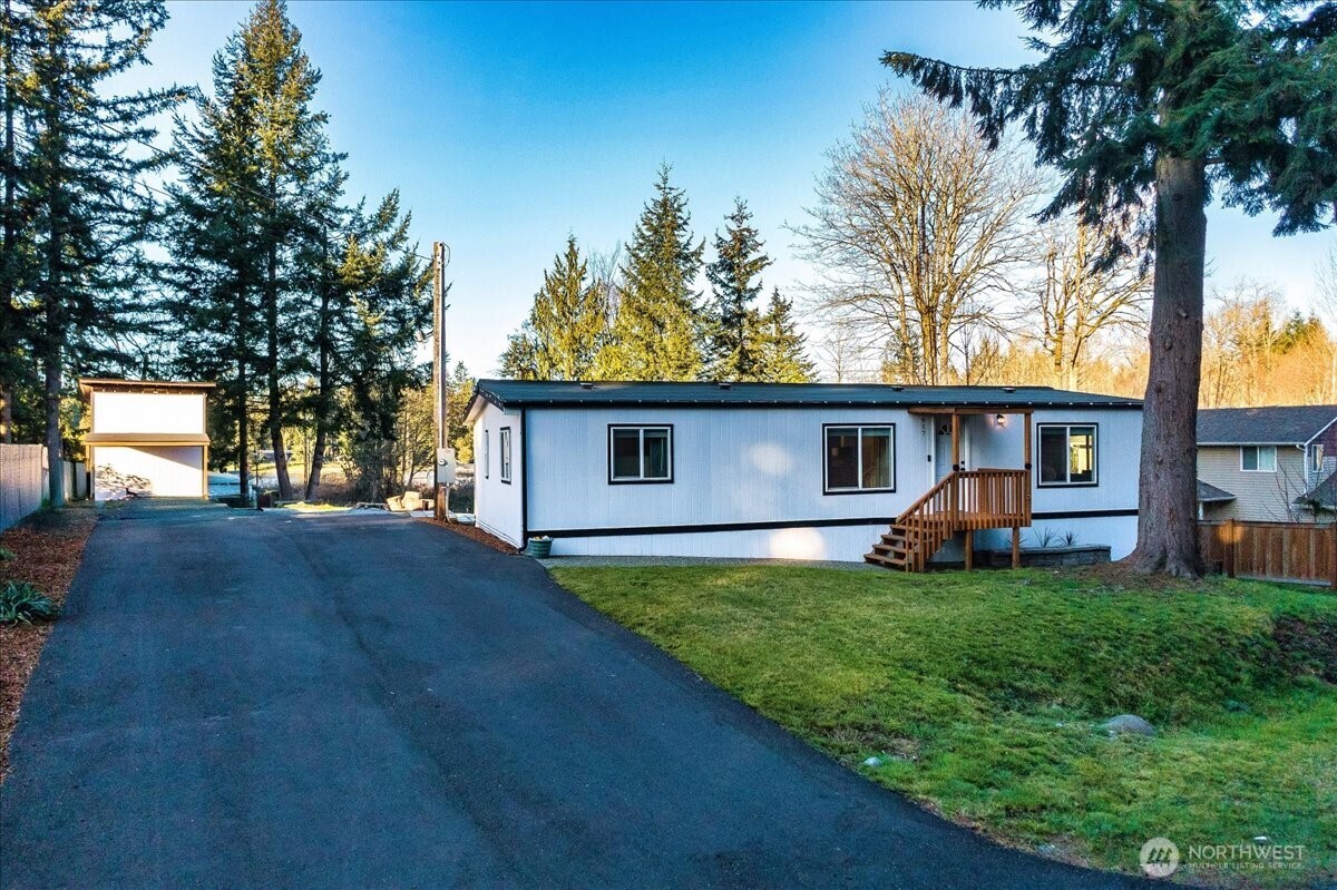 917 124th Property Photo