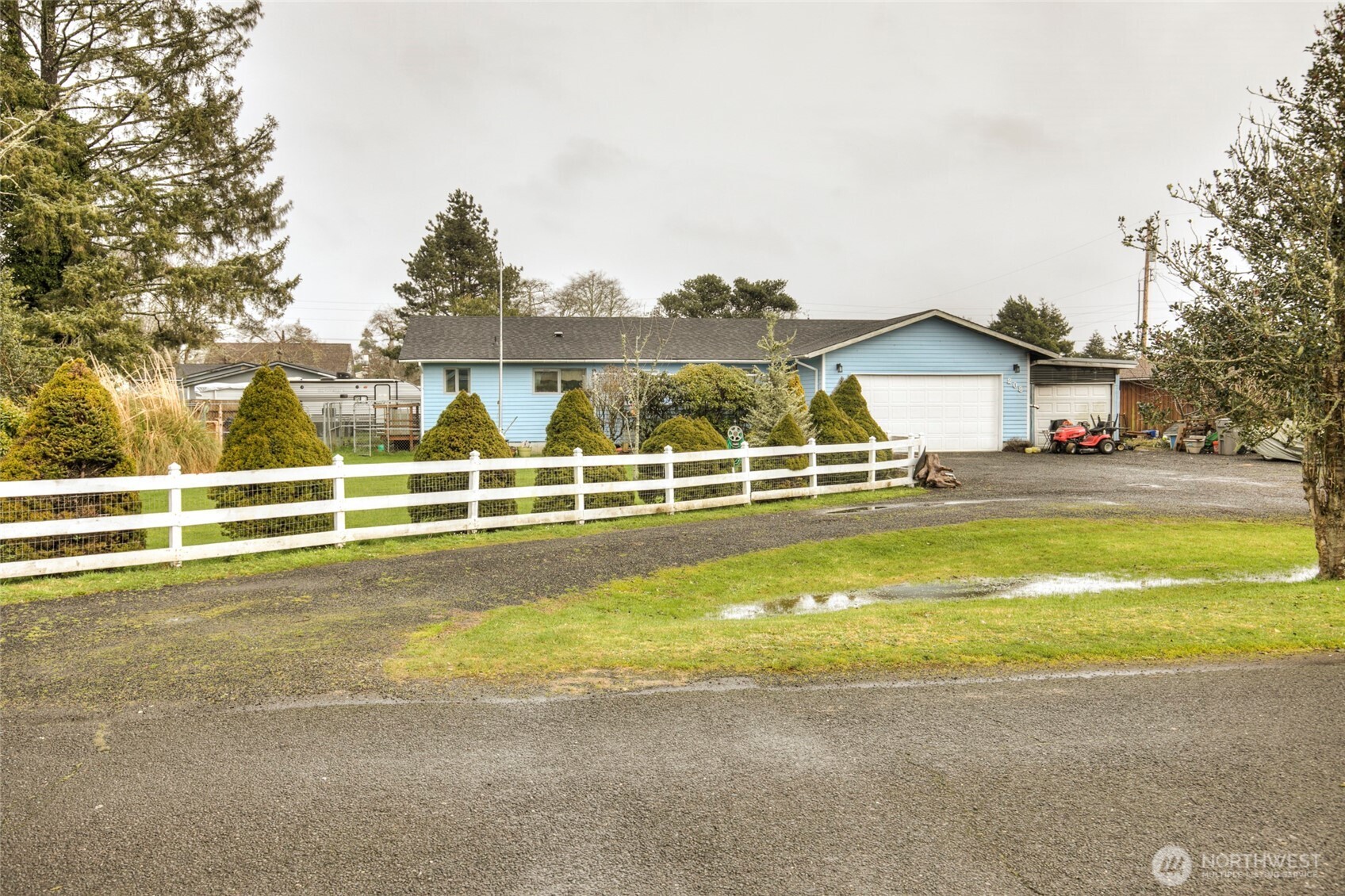 208 N Broadway Property Photo