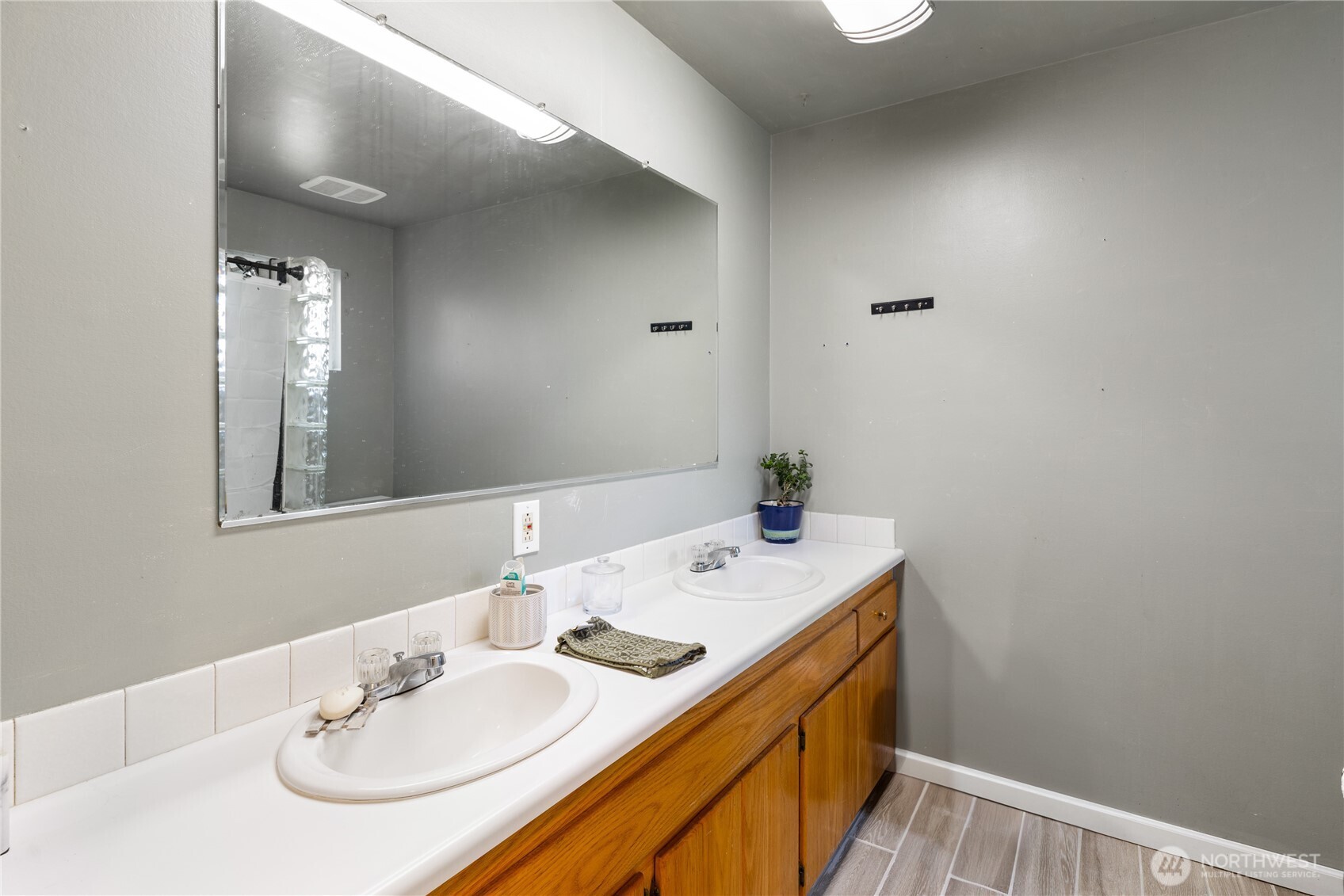 486 W Henni Road Property Photo 13
