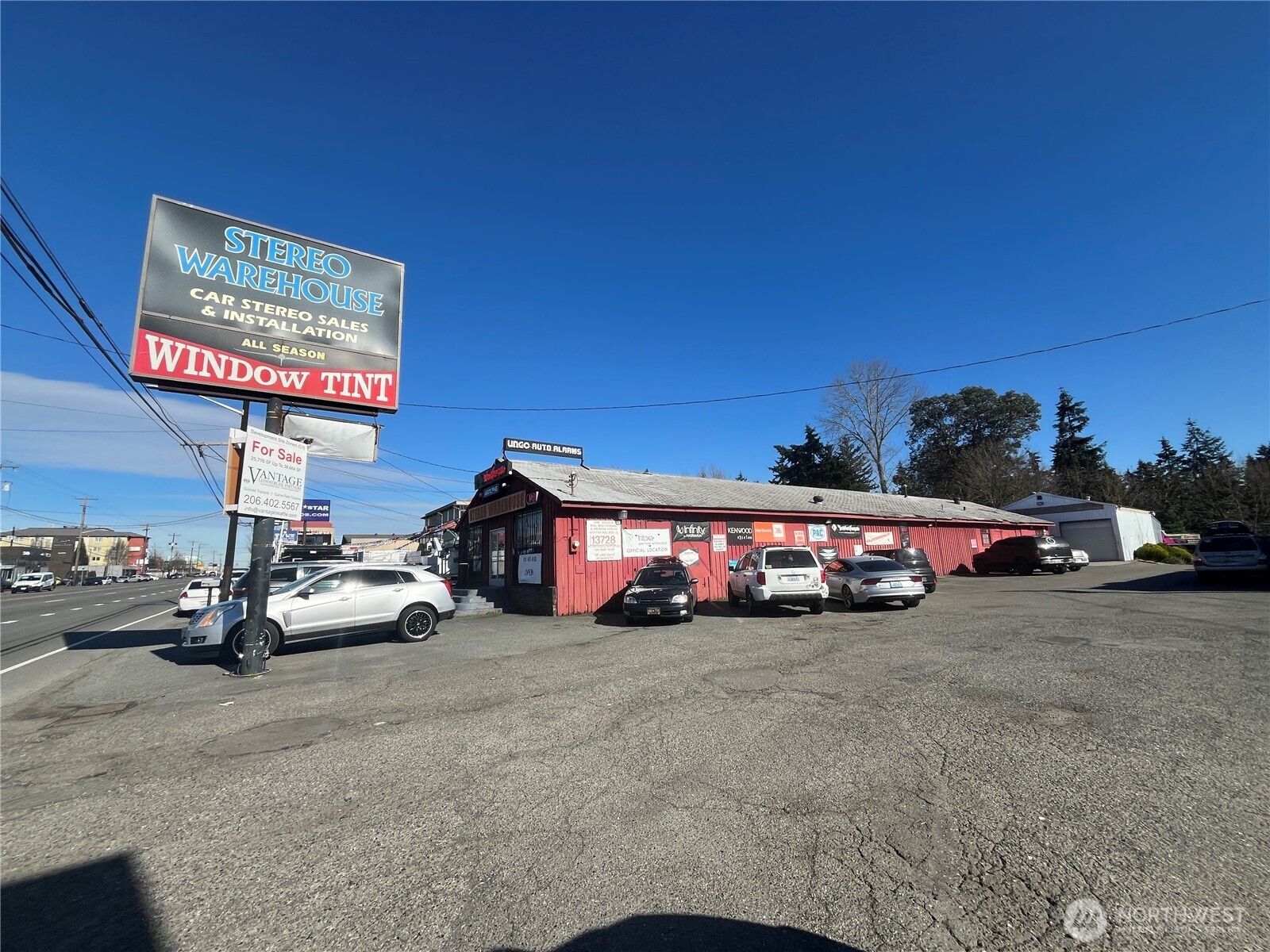 13728 Aurora Avenue Property Photo 1