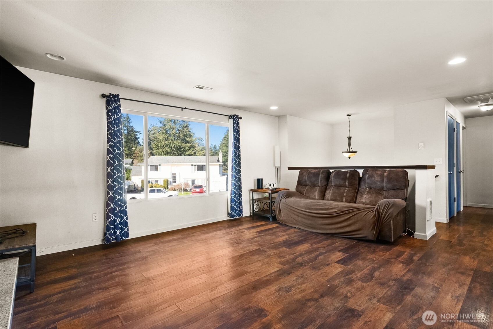 2410 Birch Avenue Property Photo 4