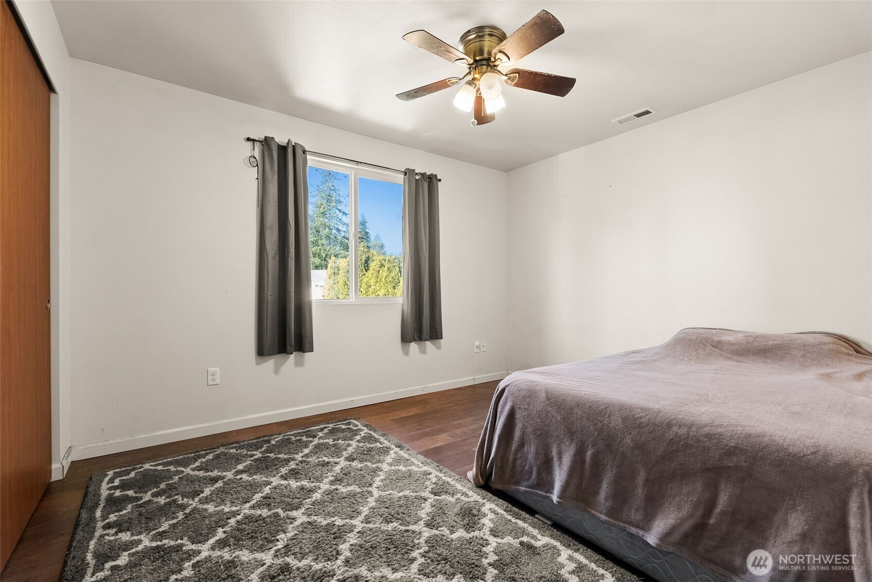 2410 Birch Avenue Property Photo 9