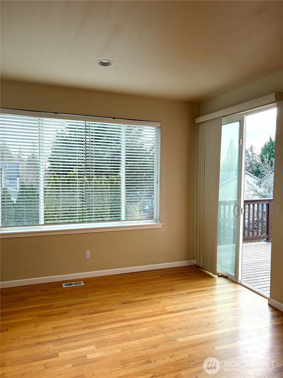 1811 Ne 21st Street Property Photo 7