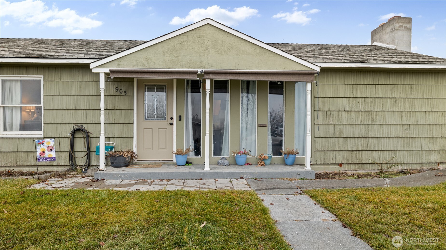 905 S Grand Drive Property Photo 3