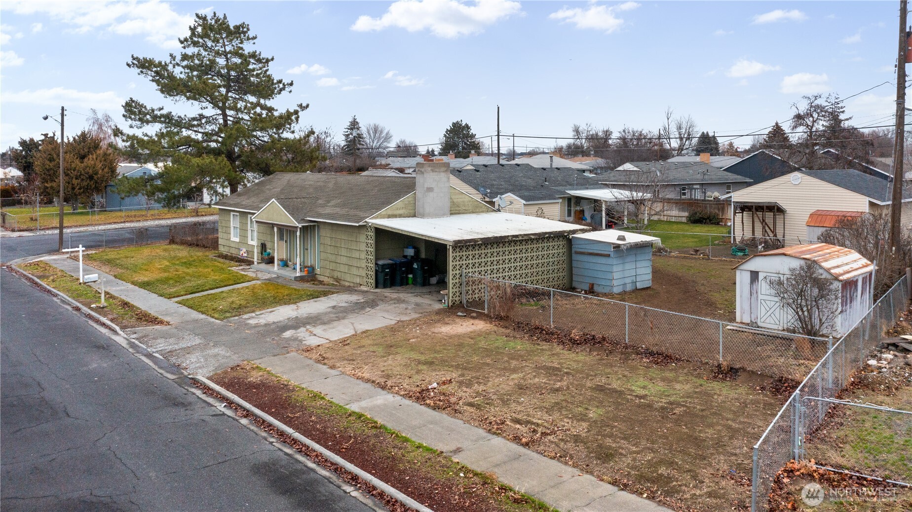 905 S Grand Drive Property Photo 14