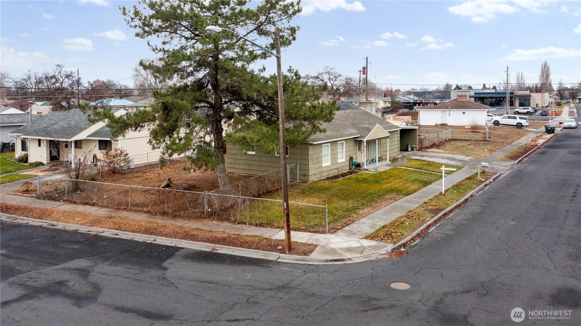 905 S Grand Drive Property Photo 15