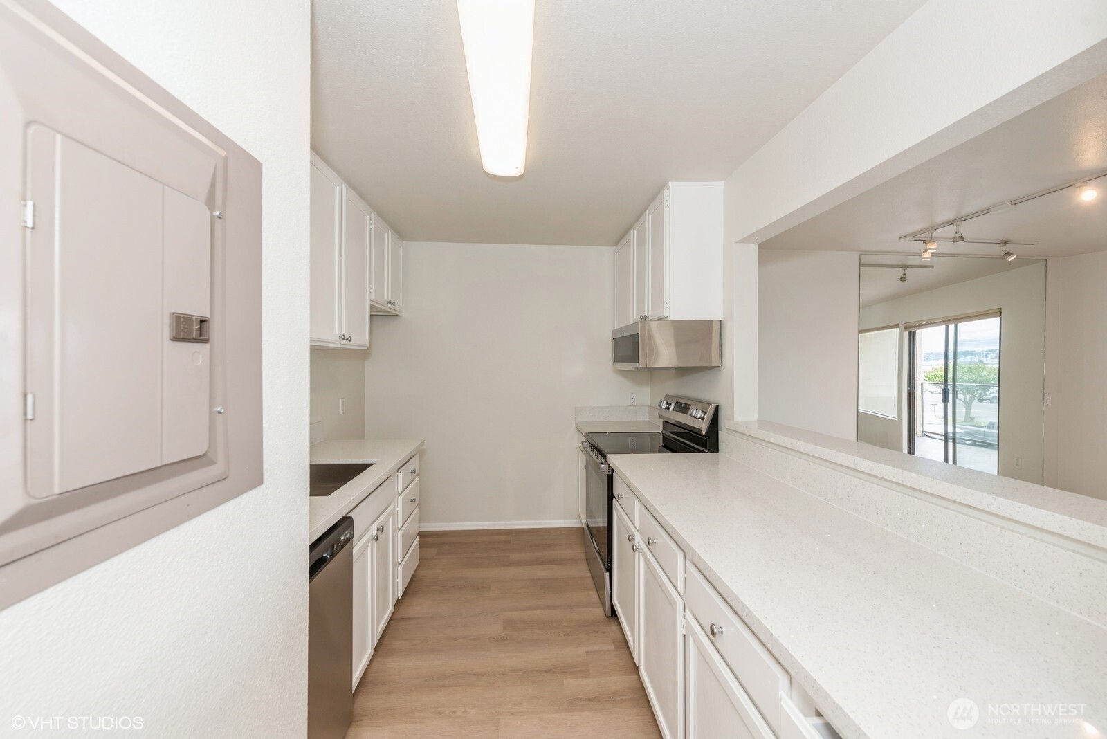 1221 Harbor Avenue 105 Property Photo 5