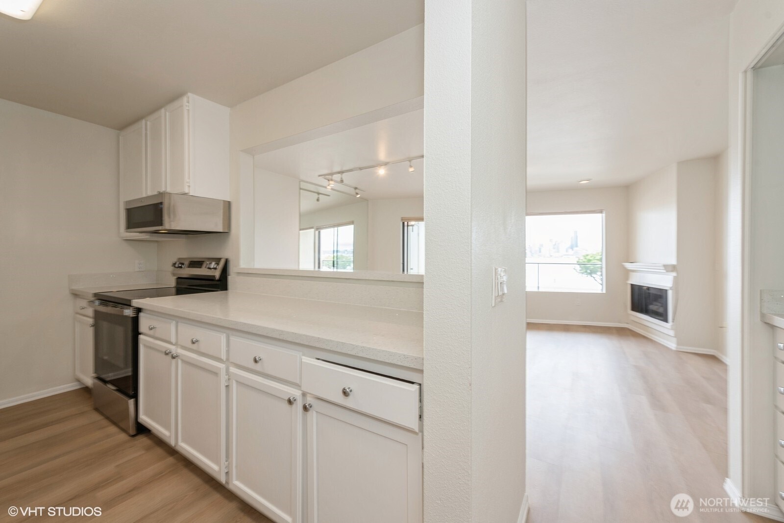 1221 Harbor Avenue 105 Property Photo 6