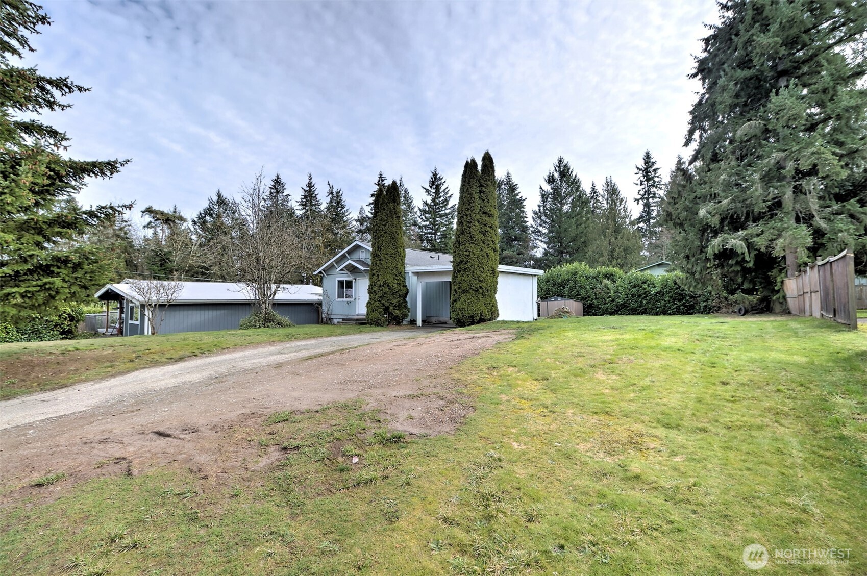 3415 Ne Mcwilliams Property Photo 4