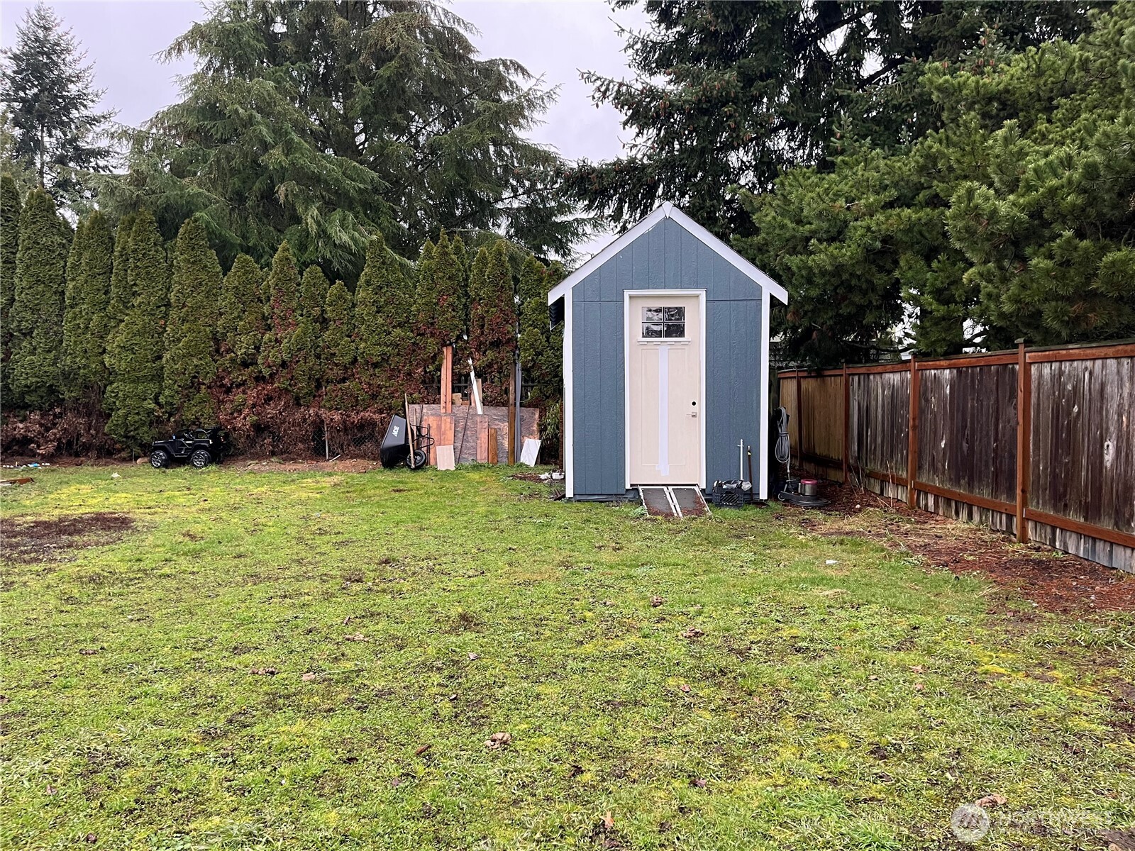 7826 Rainier Drive B Property Photo 3