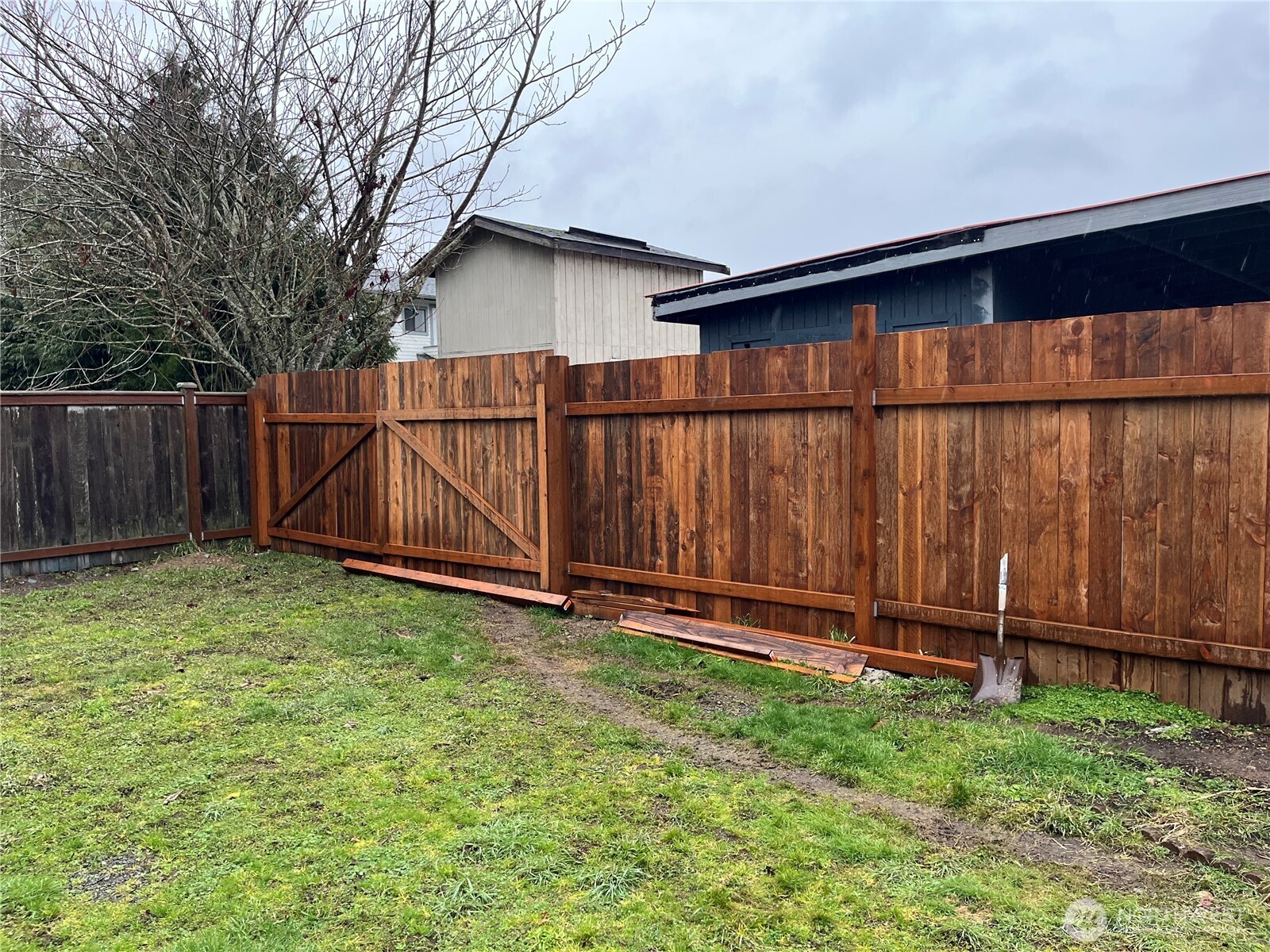 7826 Rainier Drive B Property Photo 5