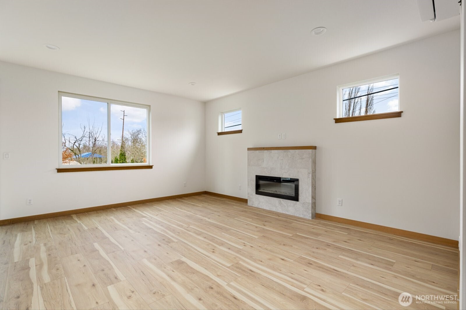 1783 Hillcrest Loop Property Photo 4