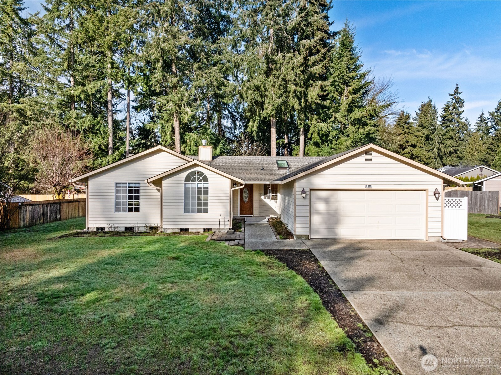 8311 Se Lake Forest Drive Property Photo