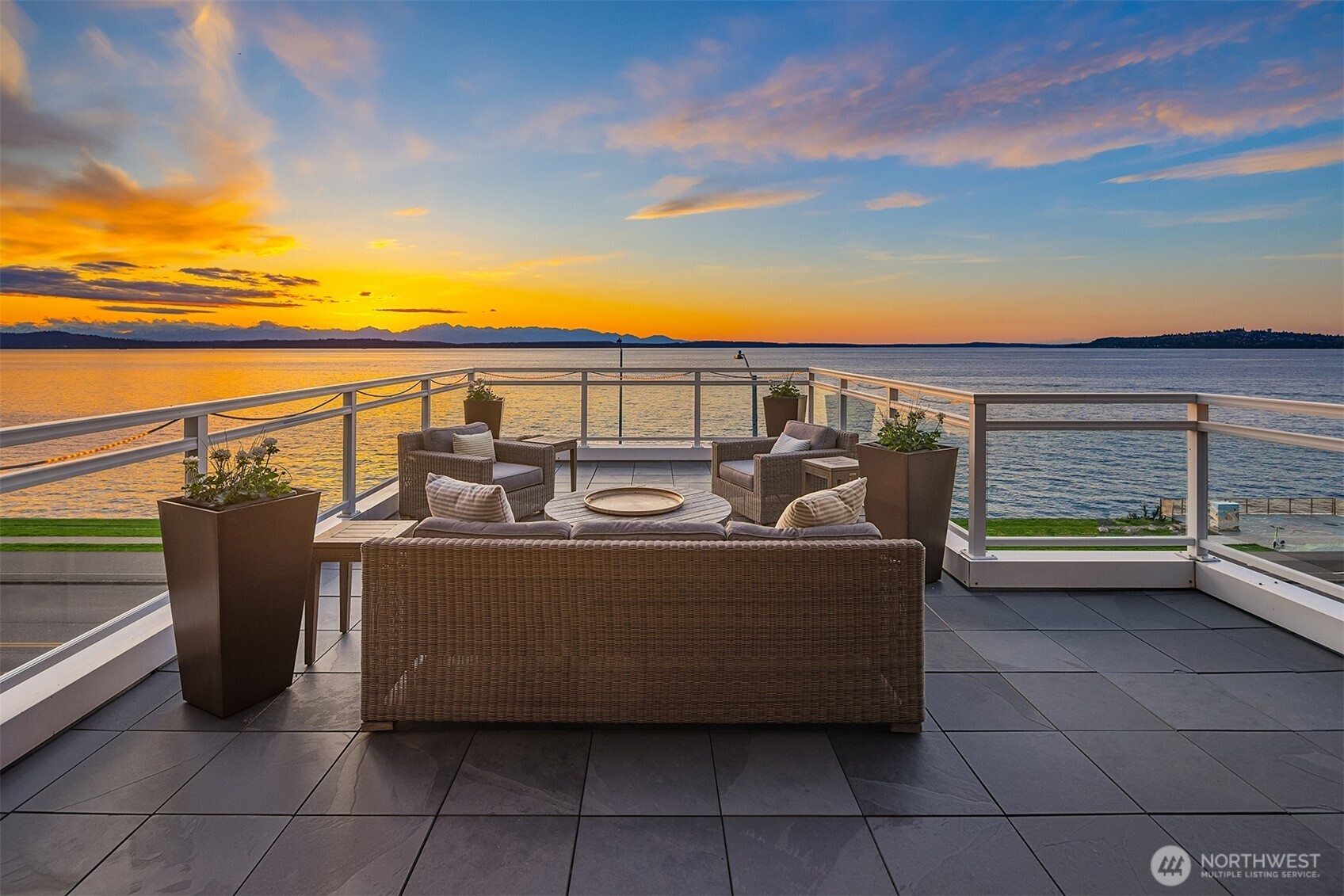 1514 Alki Avenue Property Photo