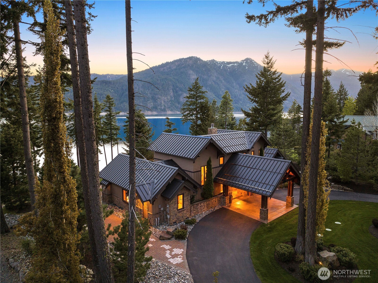 590 Domerie Bay Road Property Photo
