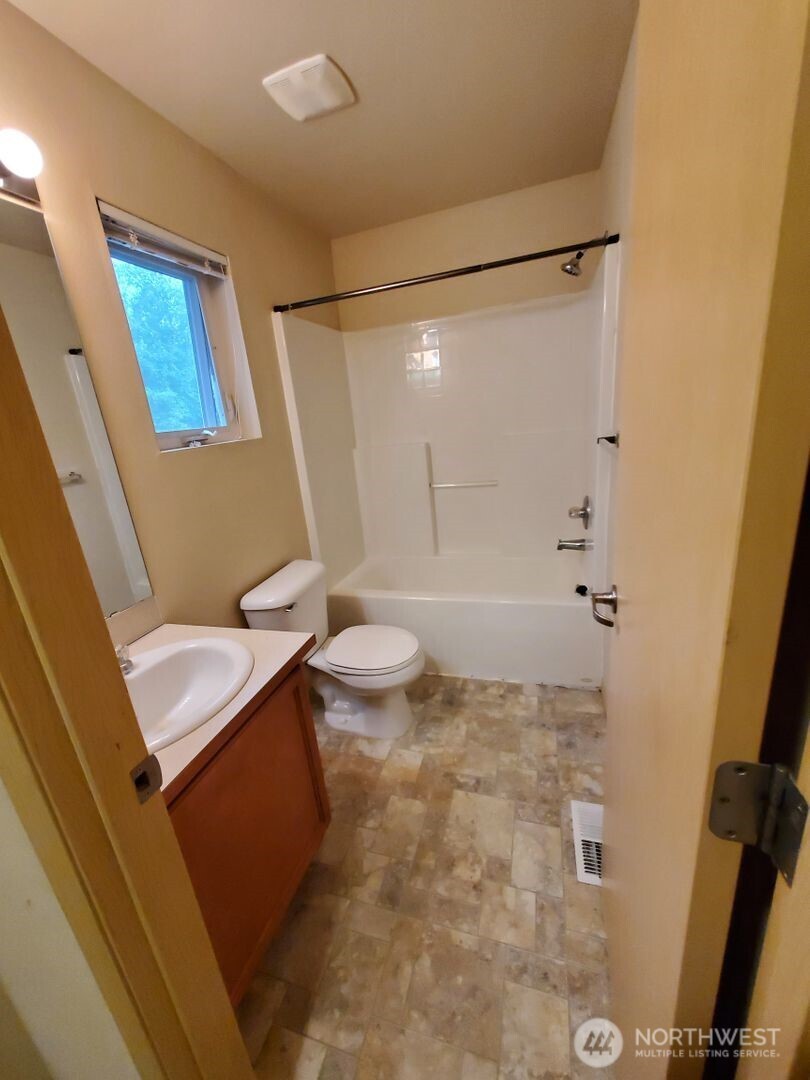 15524 87th Avenue Property Photo 10