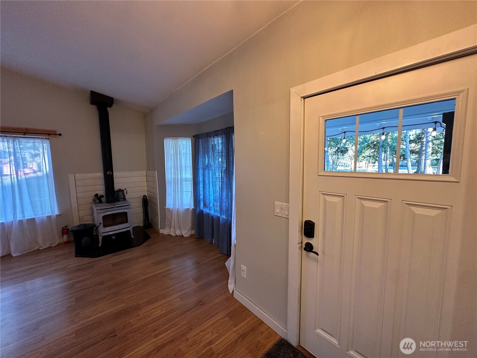 18816 119th Avenue Property Photo 6