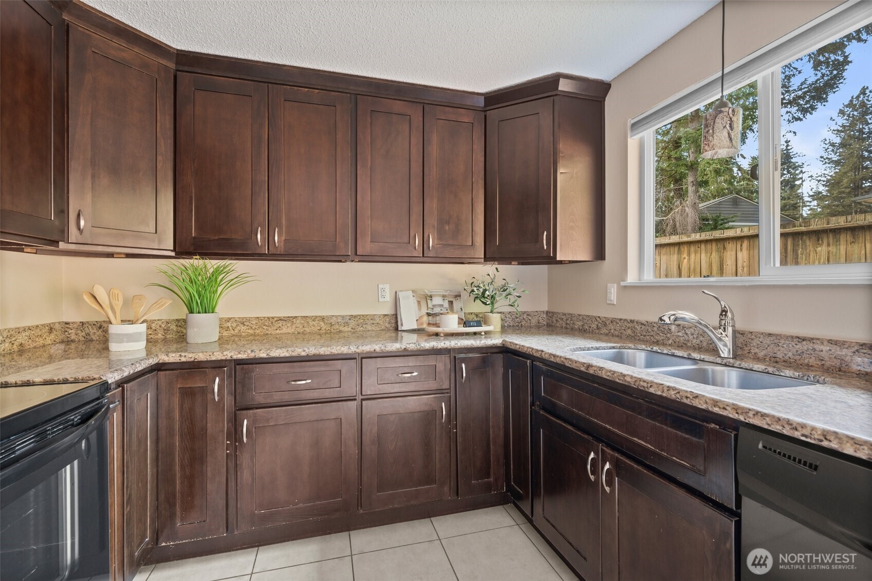 8414 - 8416 Cirque Drive Property Photo 10