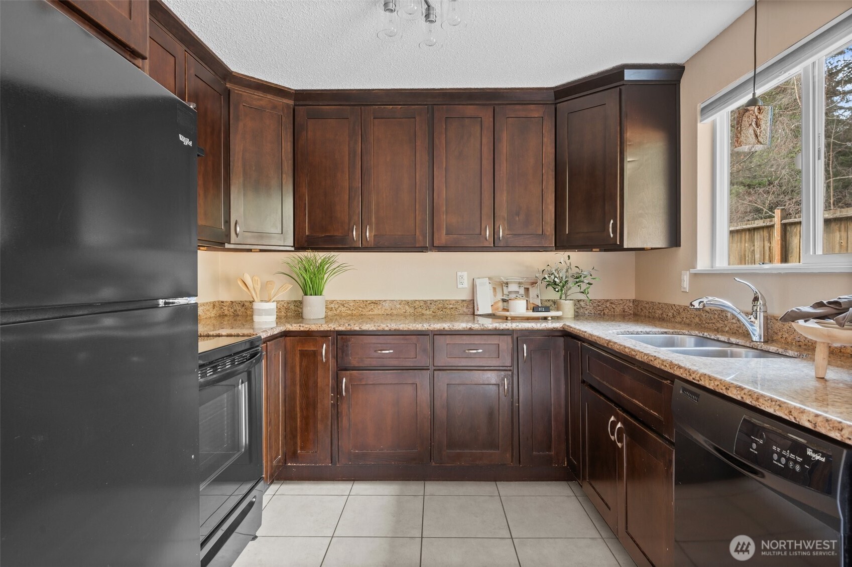 8414 - 8416 Cirque Drive Property Photo 12