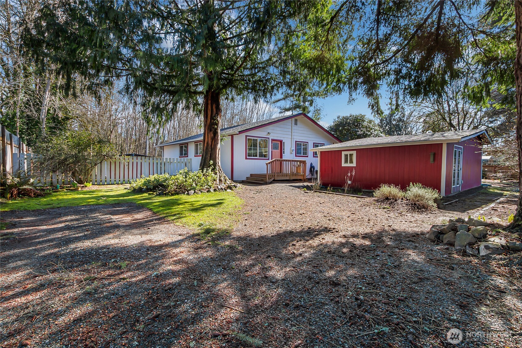2116 Karen Frazier Road Property Photo