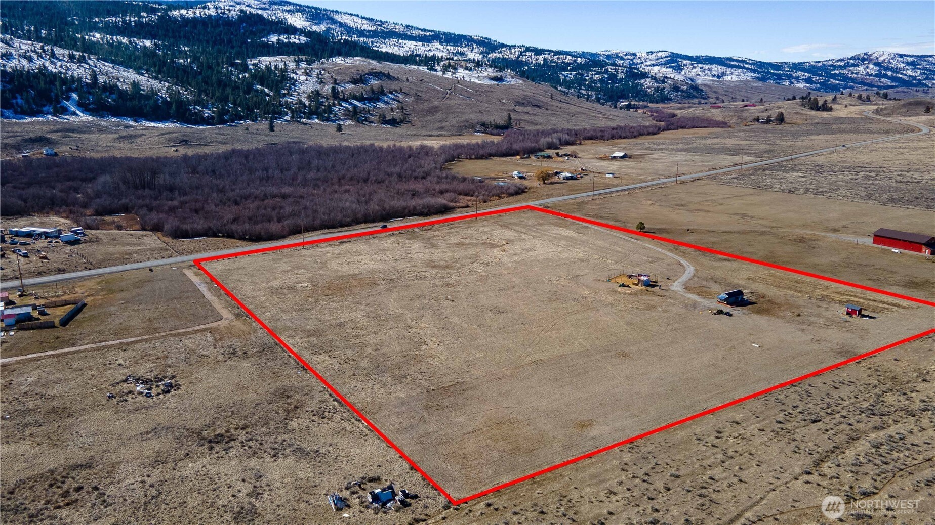 1079 Highway 20 Property Photo 2
