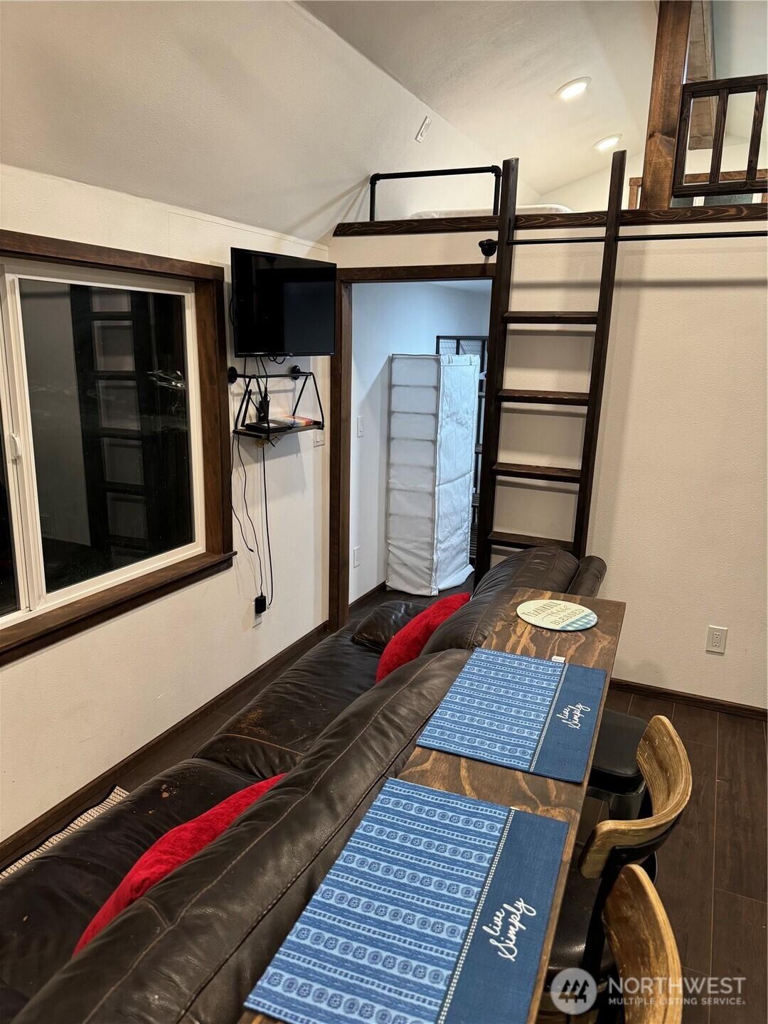 1079 Highway 20 Property Photo 8
