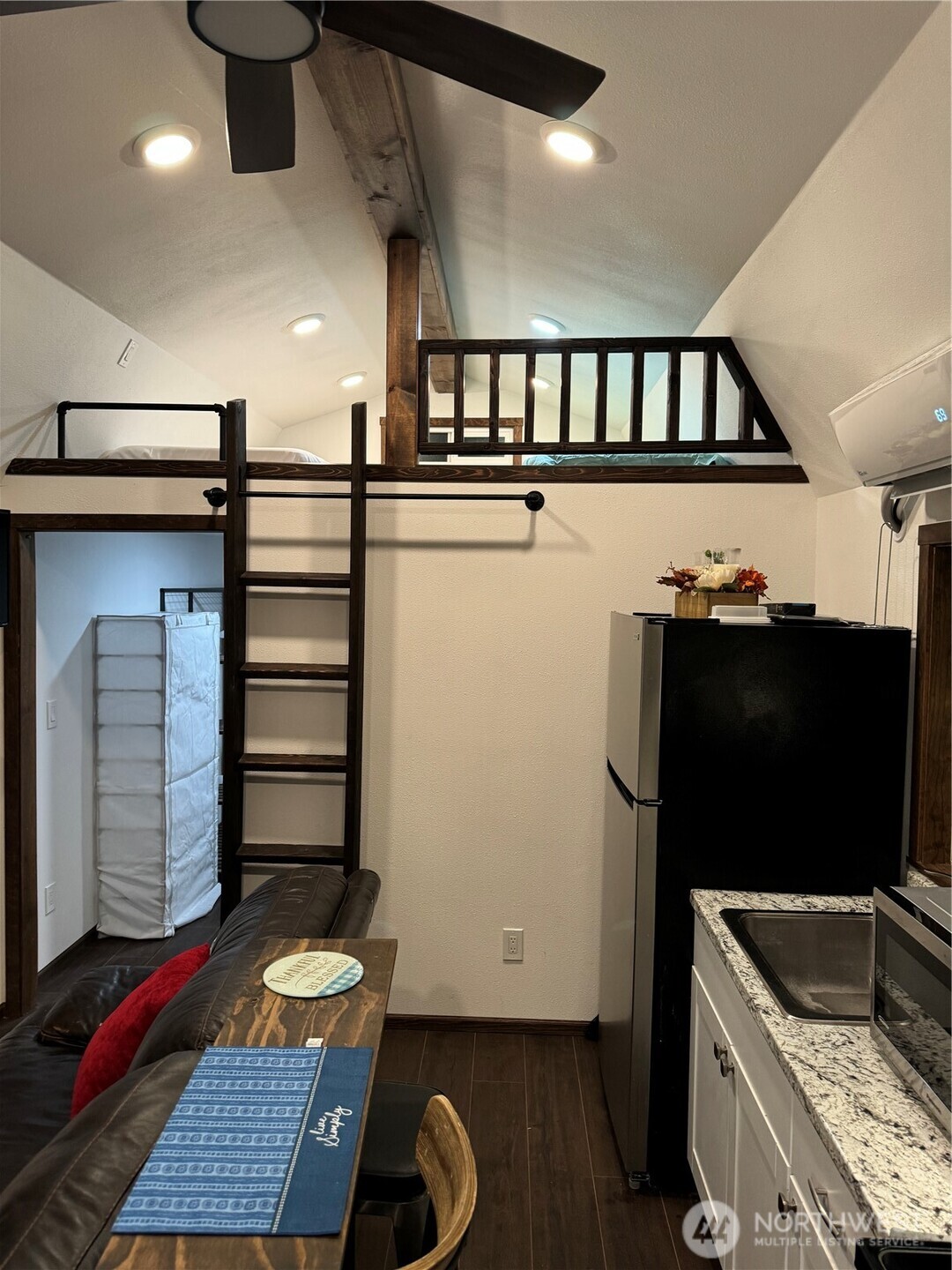 1079 Highway 20 Property Photo 10