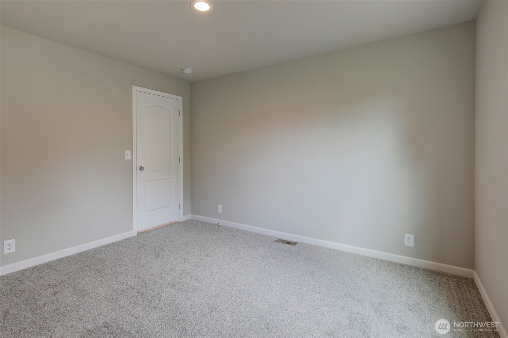 727 Ne Edgewood Avenue Property Photo 23
