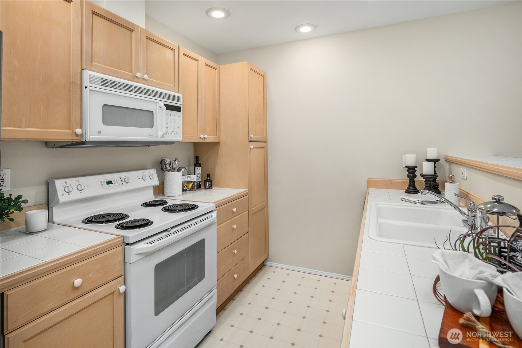 25235 Se Klahanie Boulevard E301 Property Photo 12
