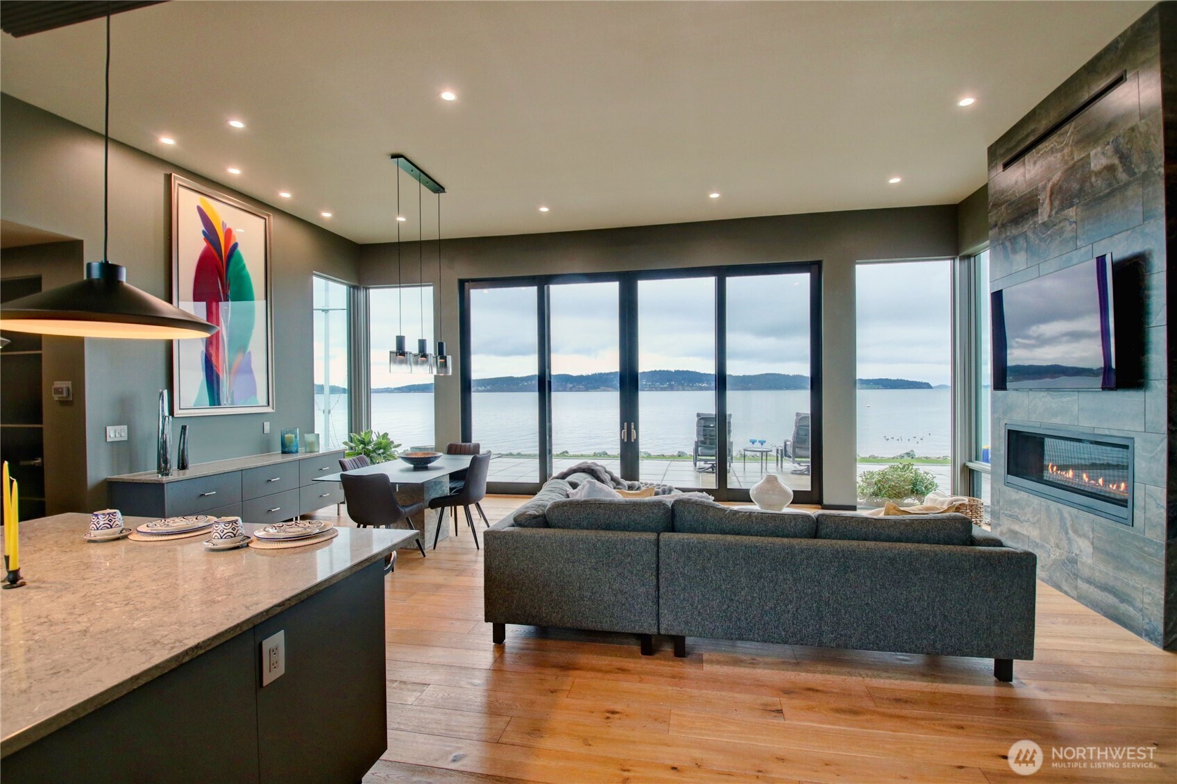1074 Bayshore Drive Property Photo 7