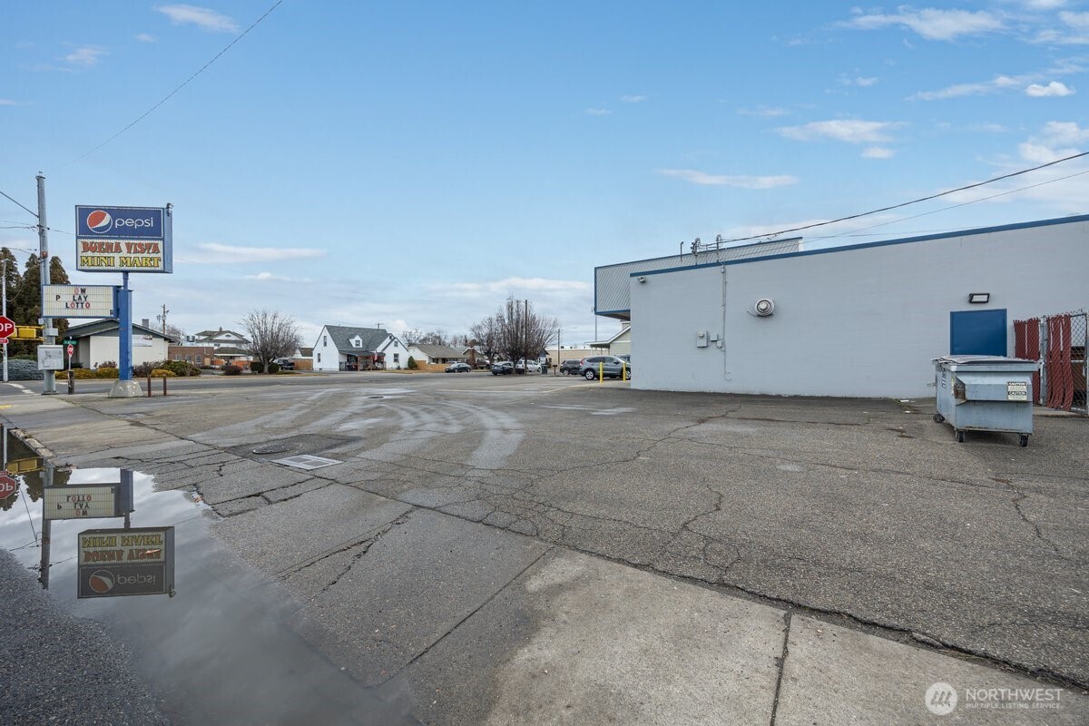 701 S 6th Street Property Photo 4