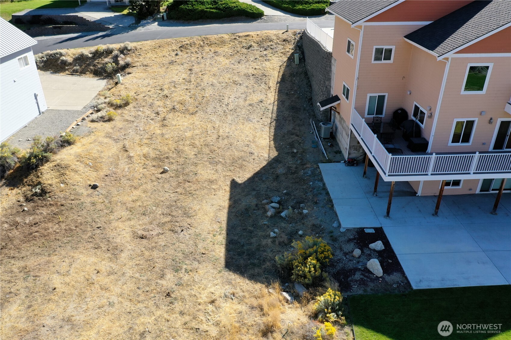 275 W Beach Drive Property Photo 6