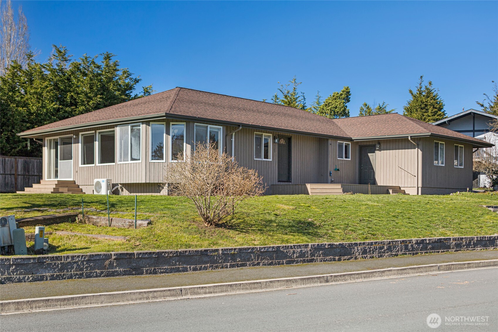 525 Alder Court Property Photo