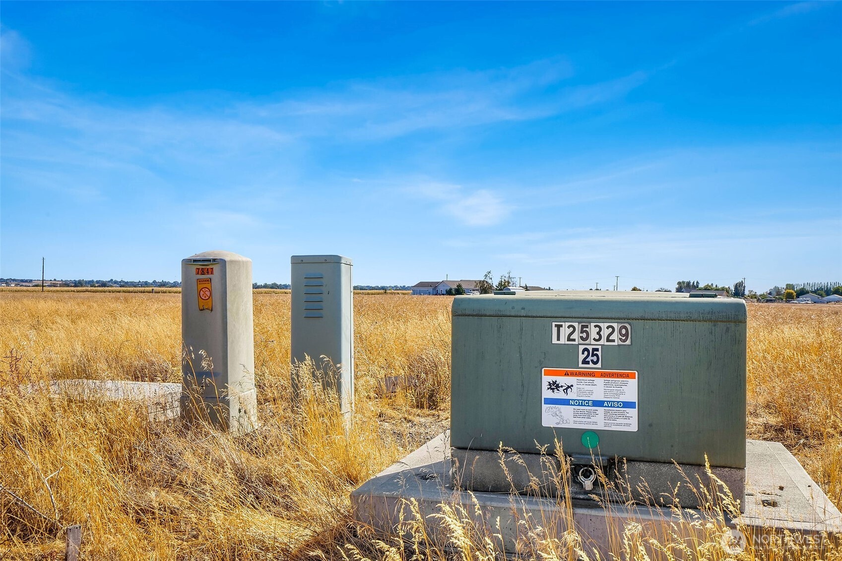 7847 Ne Blackbird Loop Property Photo 4