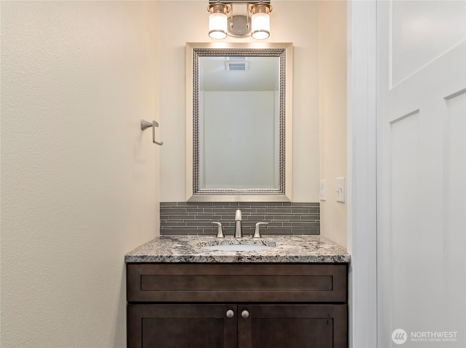 1697 Sw Waterside Court Property Photo 4