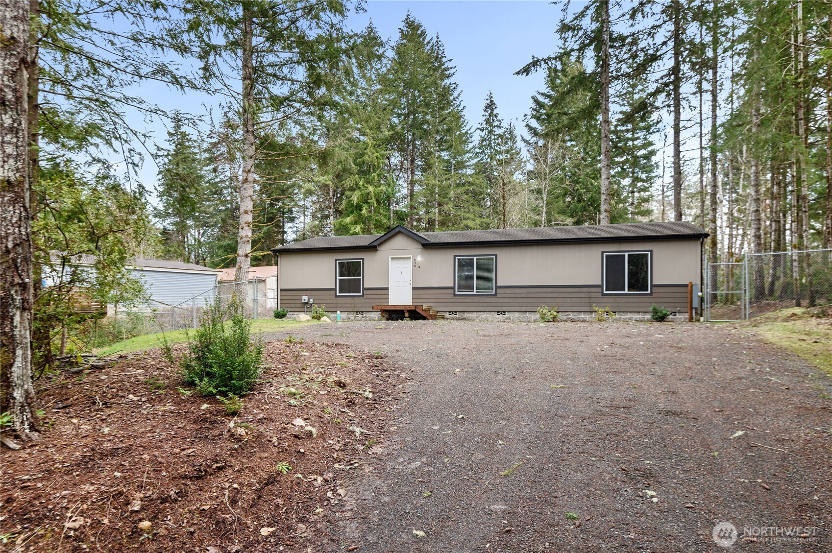 850 E Trails End Drive Property Photo