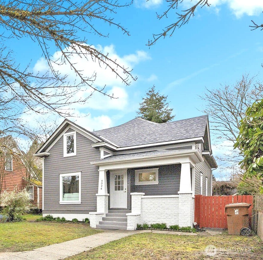 4324 Yakima Avenue Property Photo