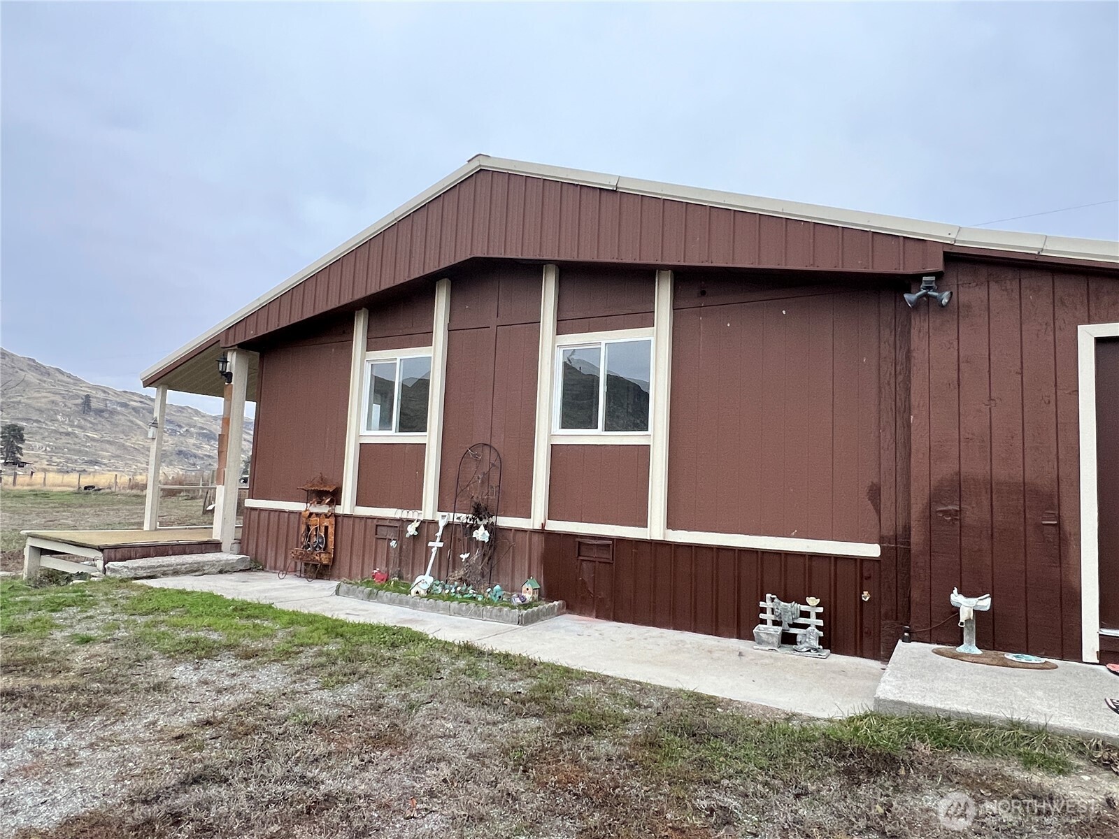 547 Valley Rd. Property Photo 8